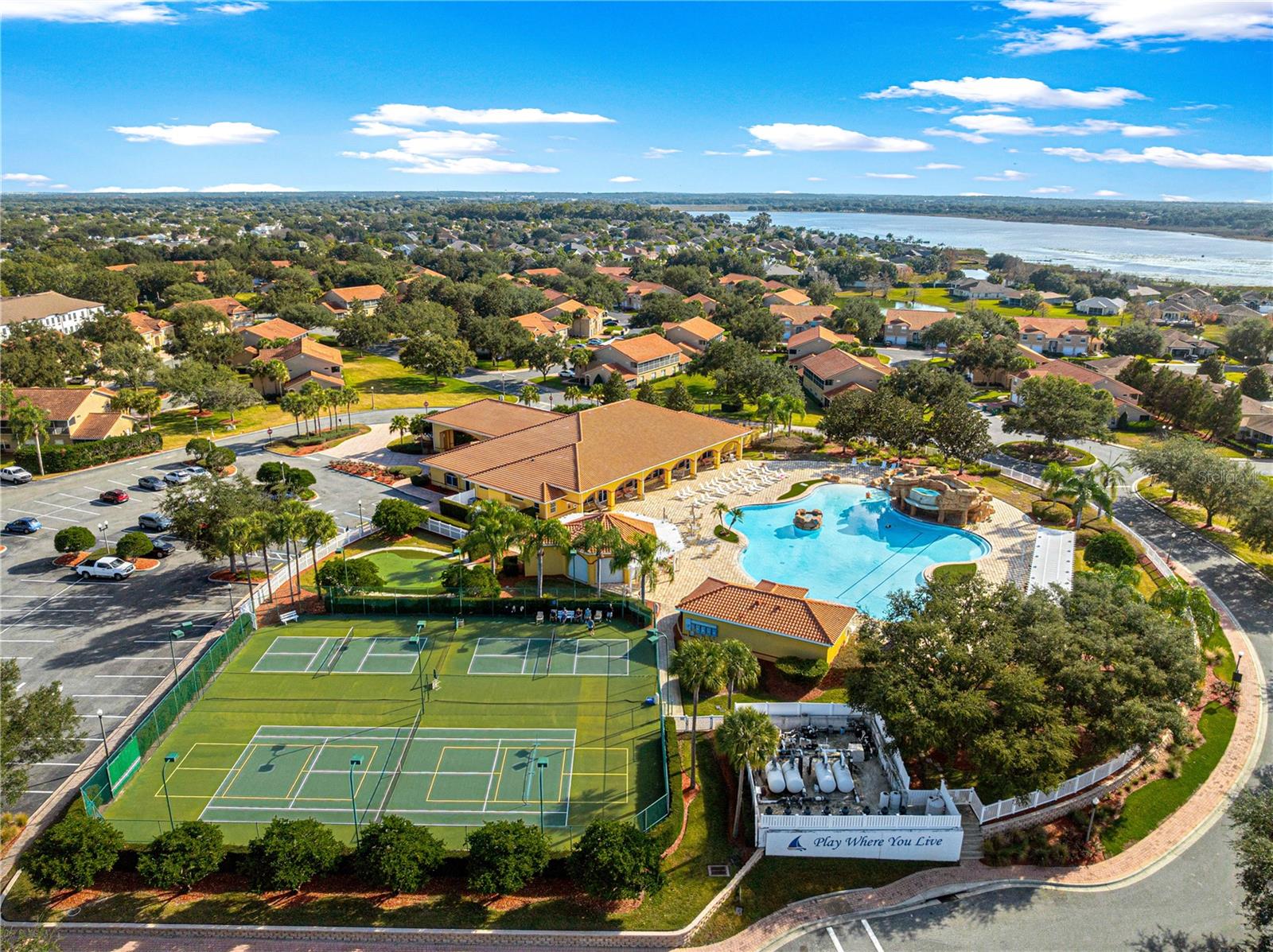 ENCLAVE LAKESIDE LNDGS - Residential