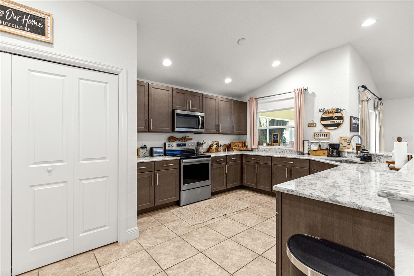 ENCLAVE LAKESIDE LNDGS - Residential