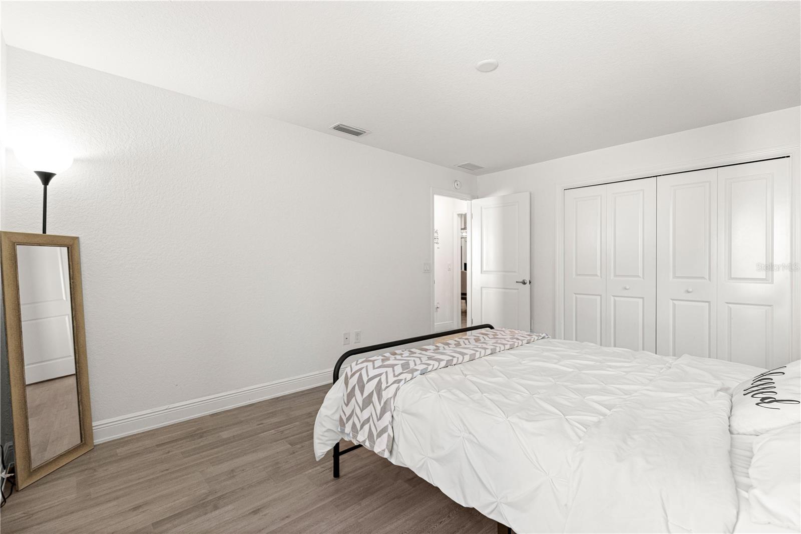 ENCLAVE LAKESIDE LNDGS - Residential