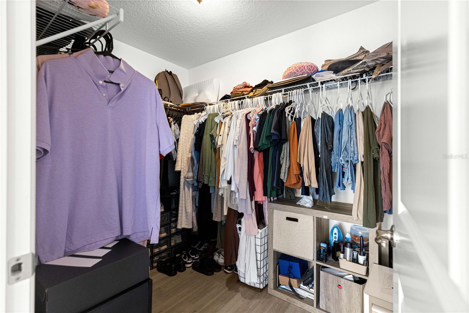 ENCLAVE LAKESIDE LNDGS - Residential