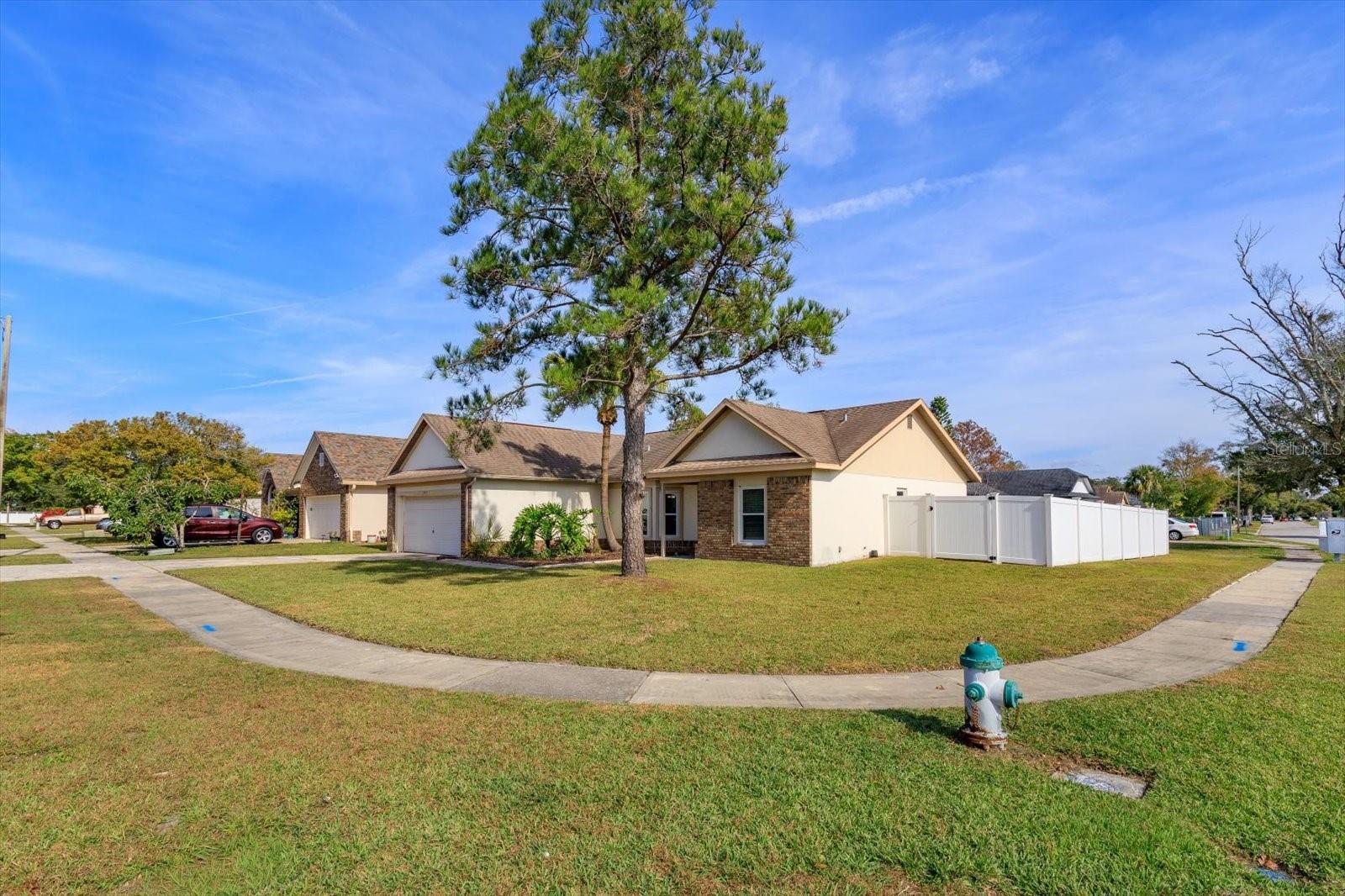 HUNTERS TRACE - Residential Lease