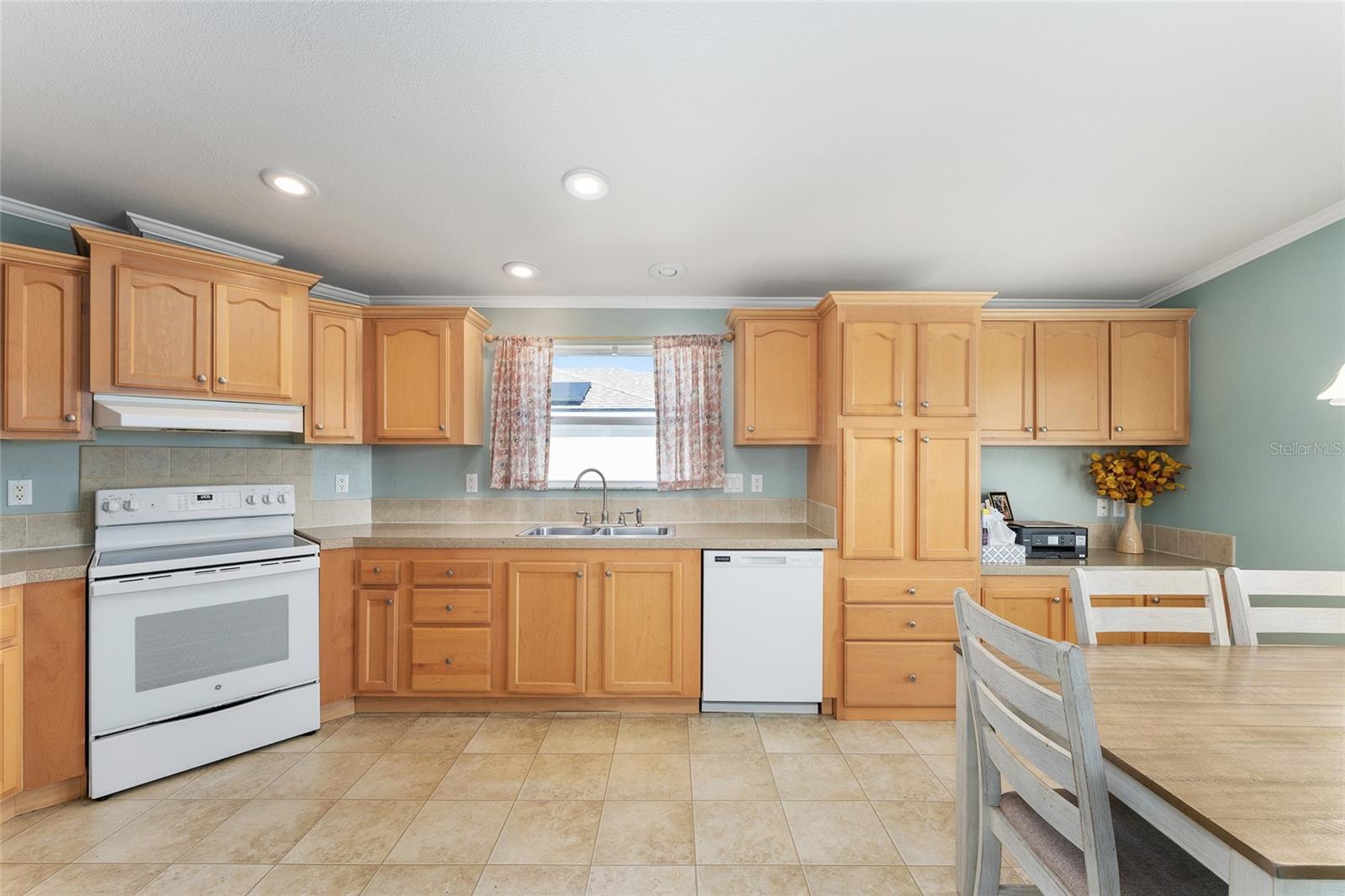 VILLAS AT 39TH - Residential