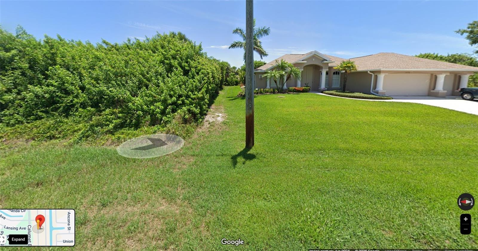 Very nice lot with homes on the street already. Very convenient. Build your own dream home.