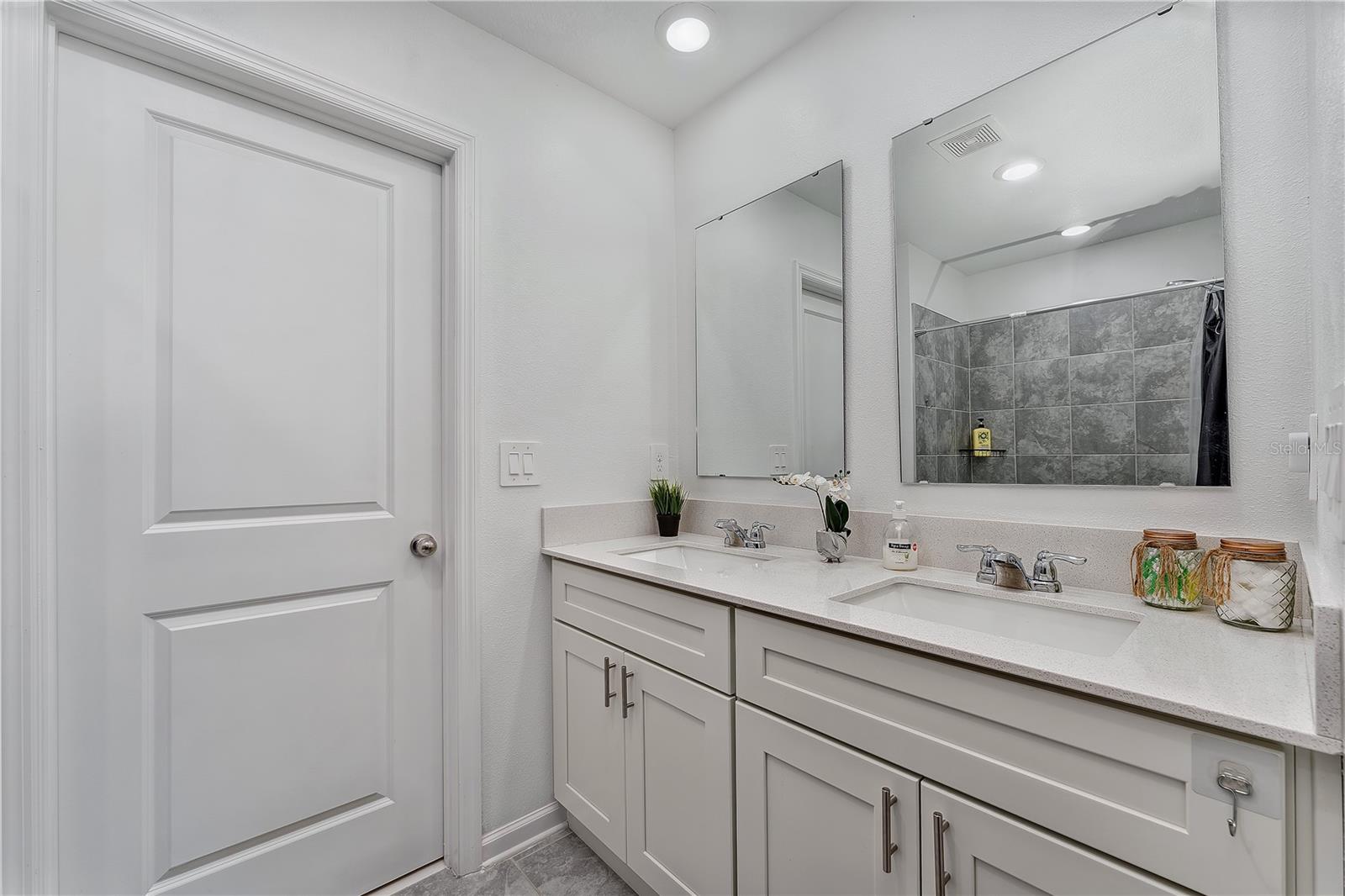 RANCHES/LK MCLEOD II - Residential Lease