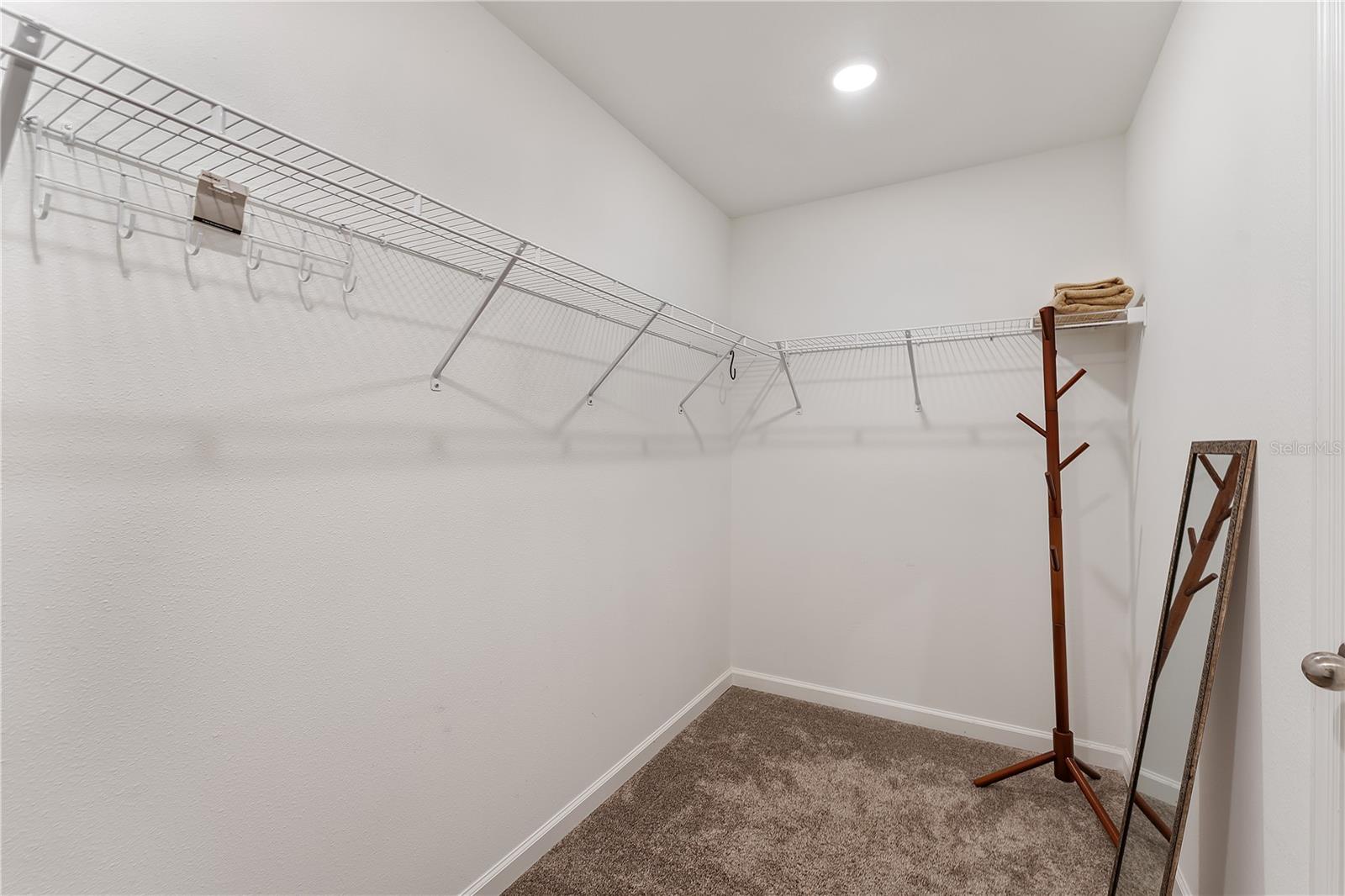 RANCHES/LK MCLEOD II - Residential Lease