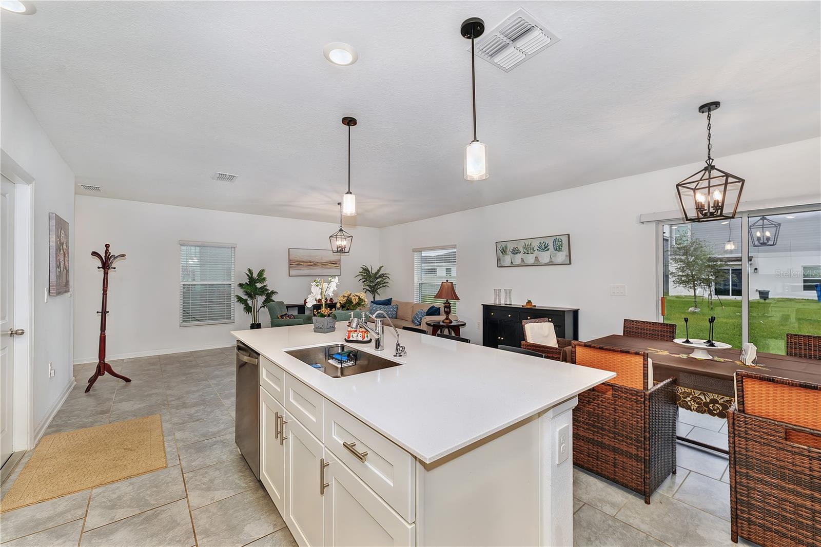RANCHES/LK MCLEOD II - Residential Lease