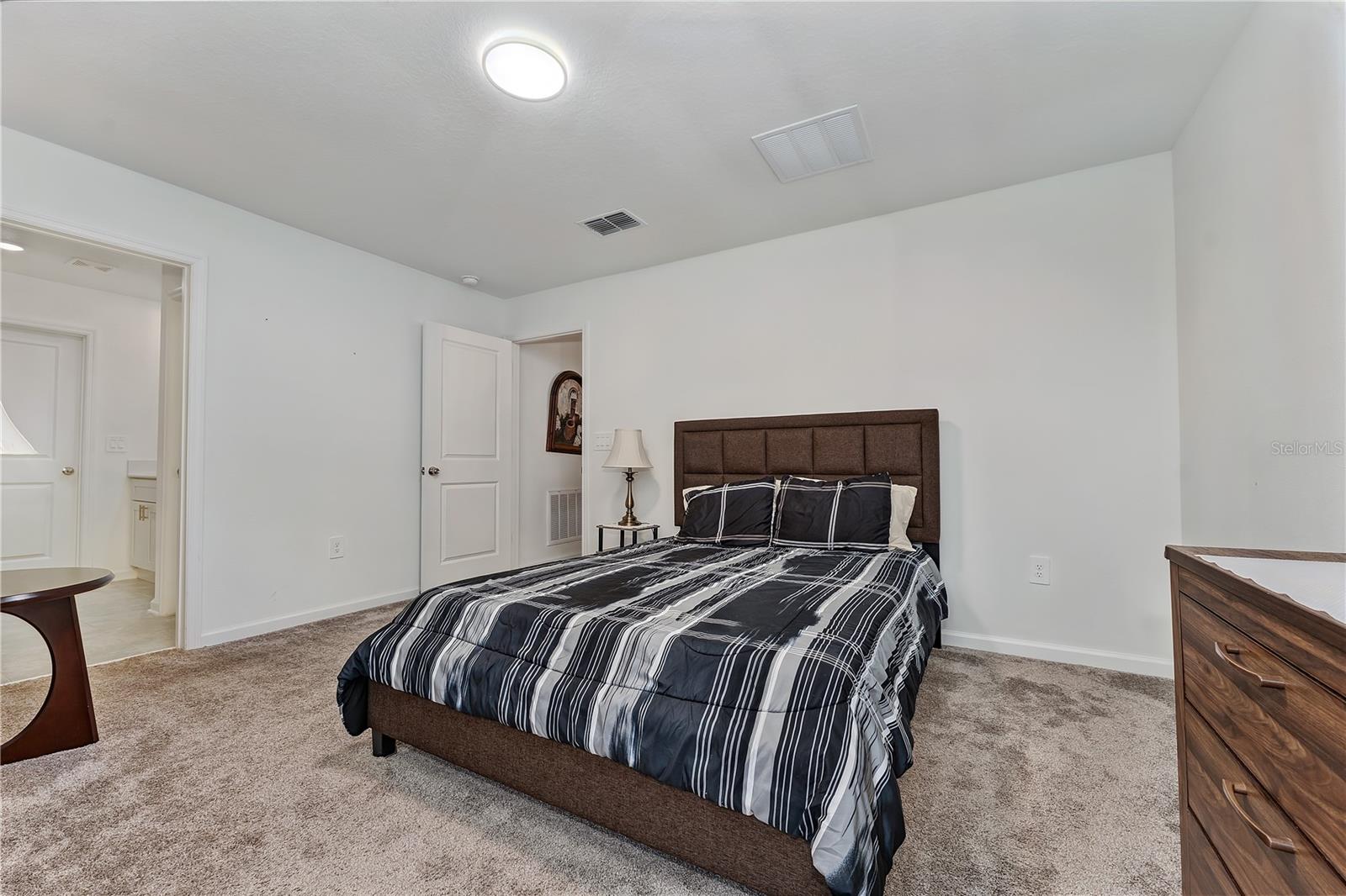 RANCHES/LK MCLEOD II - Residential Lease