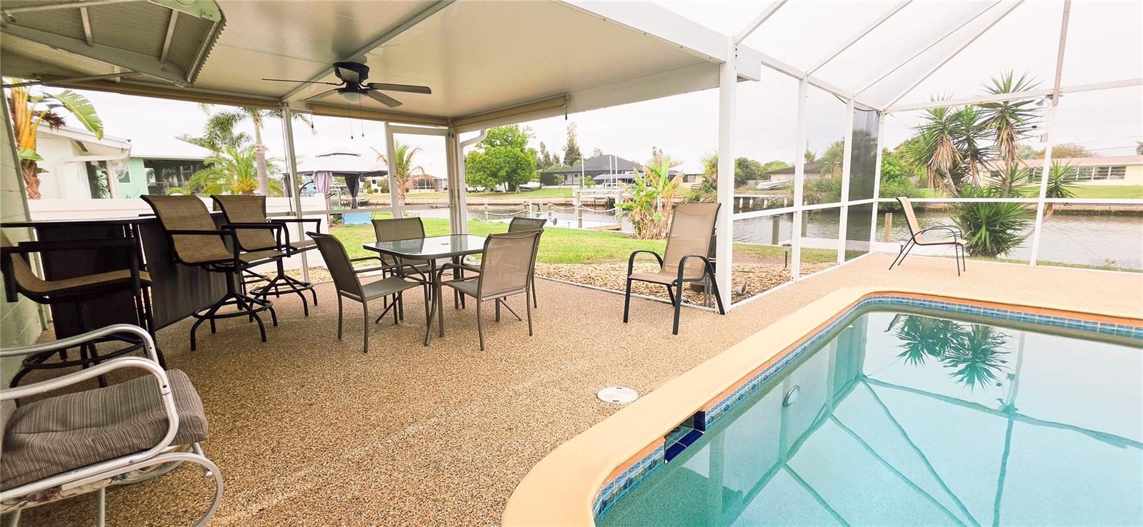 392 E TARPON BOULEVARD NW