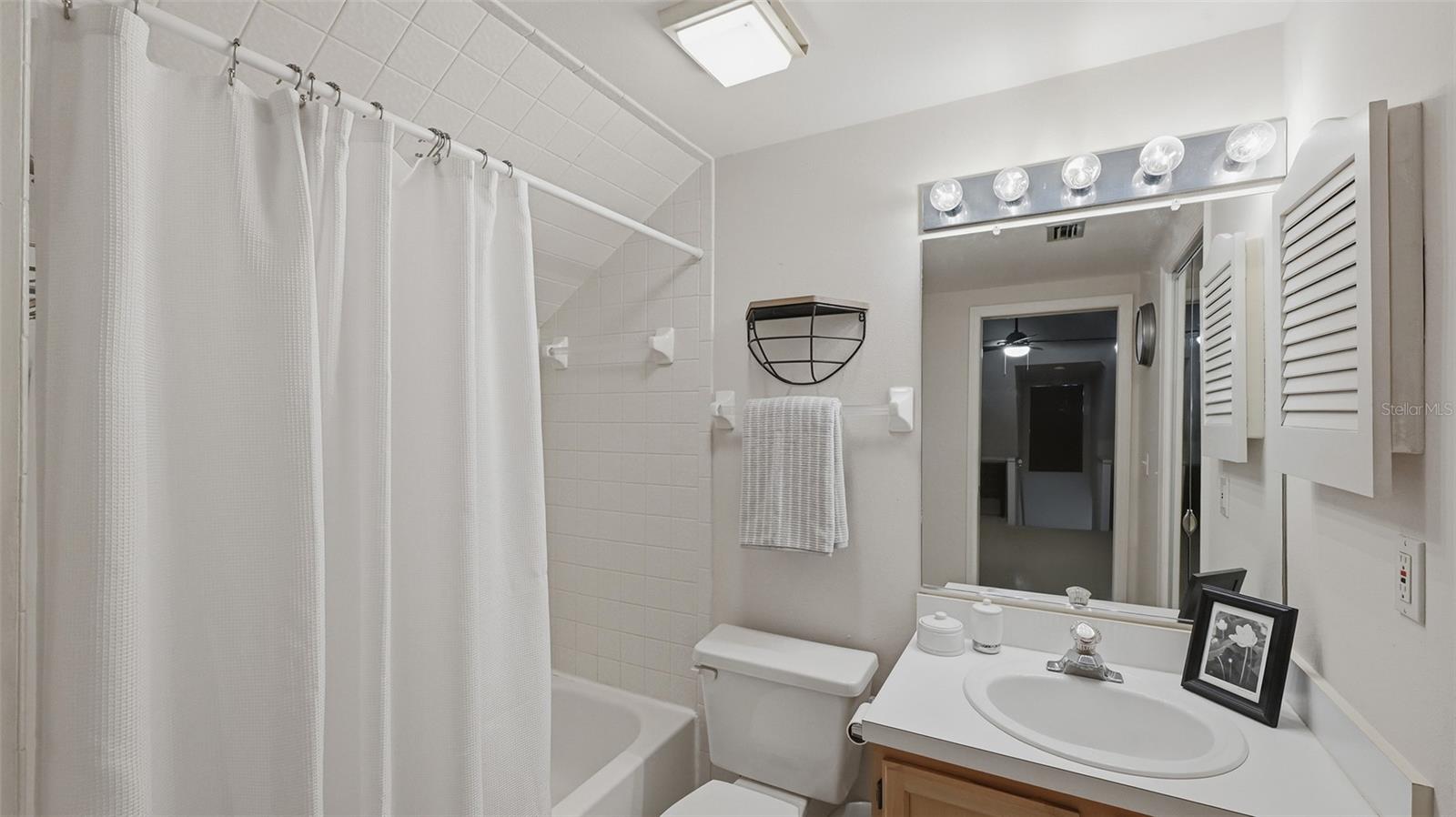 CALUMET AT CENTERGATE 1 - Residential