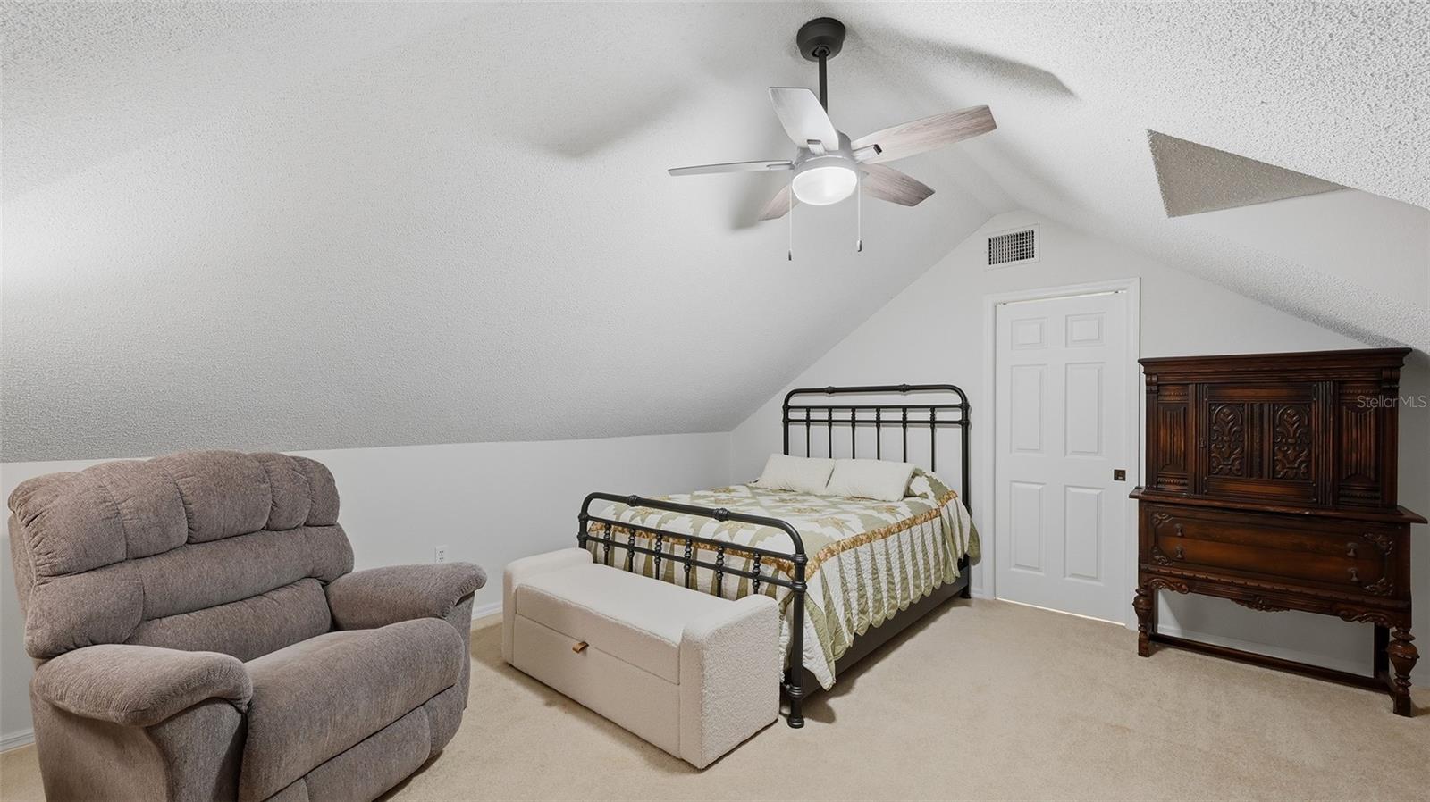 CALUMET AT CENTERGATE 1 - Residential