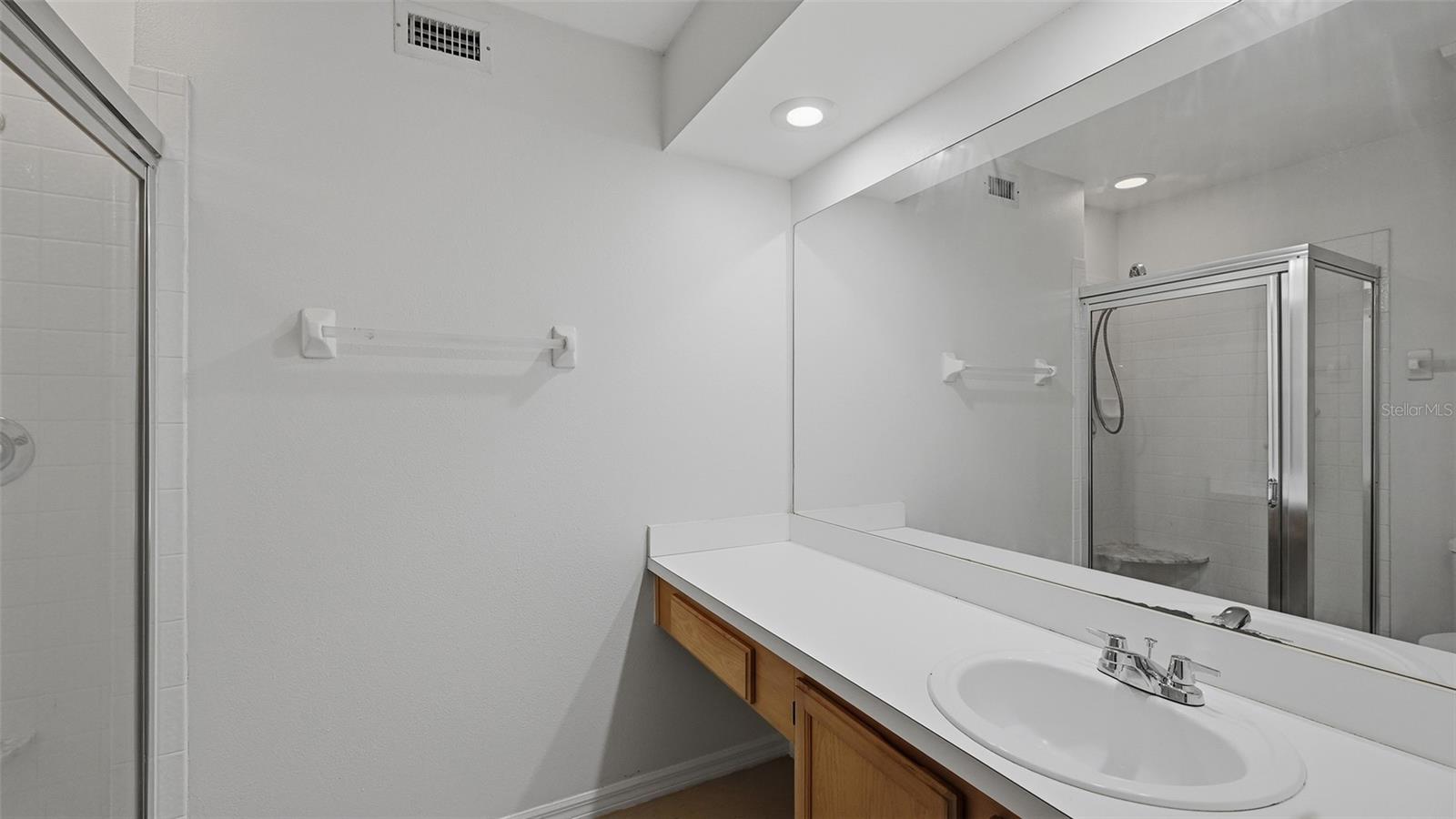 CALUMET AT CENTERGATE 1 - Residential