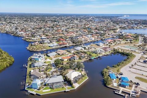 A home in PORT CHARLOTTE