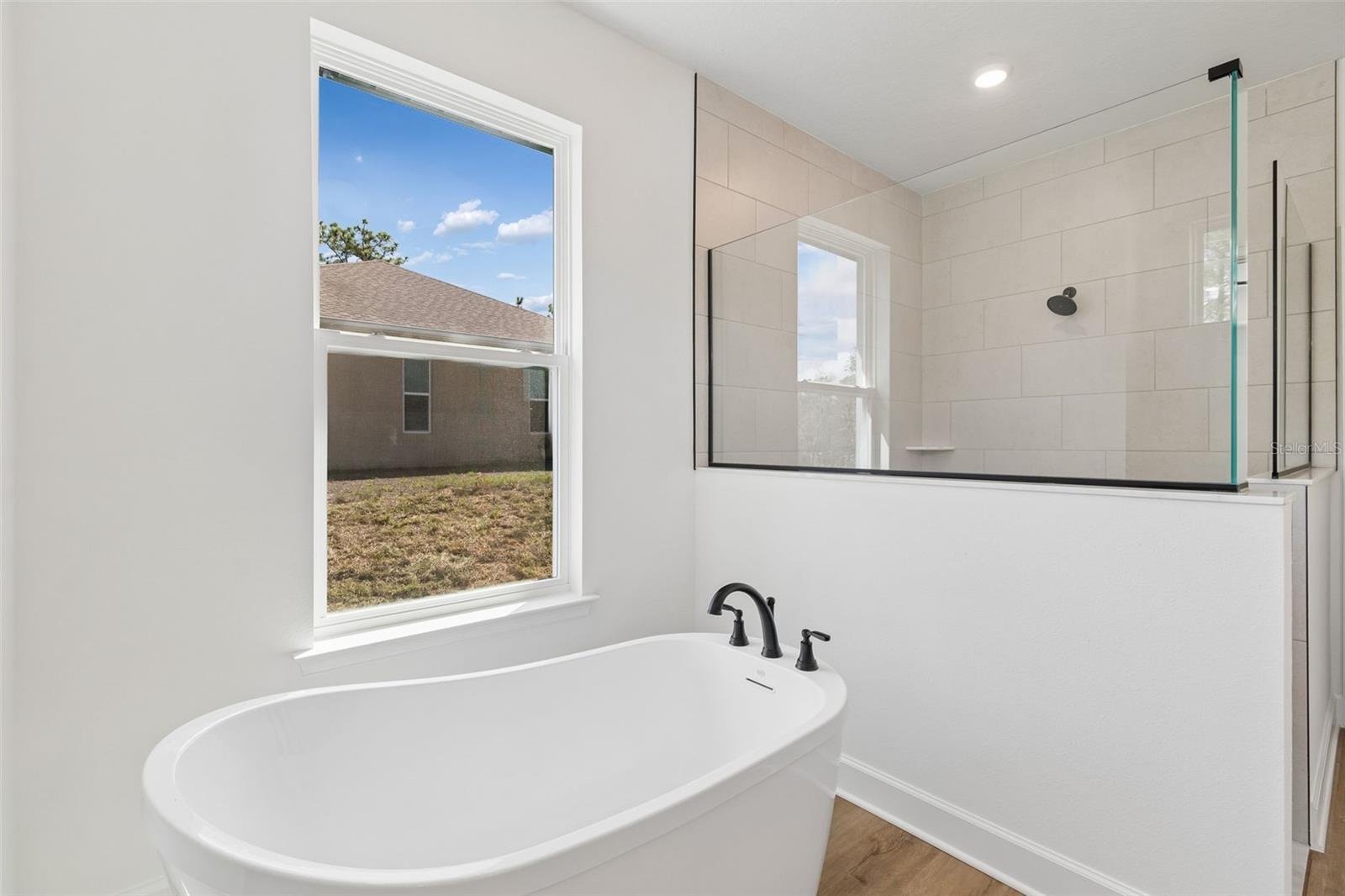 ROYAL HIGHLANDS - Residential