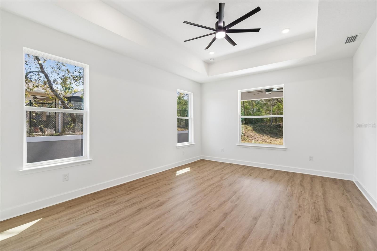 ROYAL HIGHLANDS - Residential