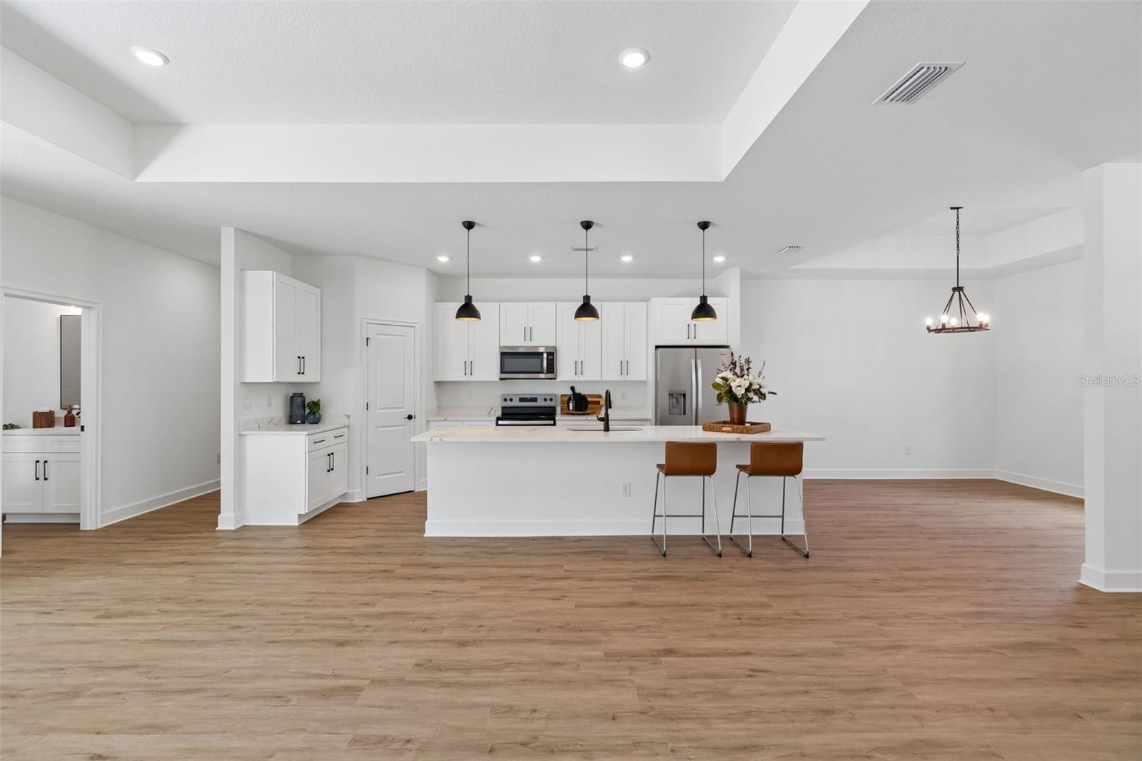 ROYAL HIGHLANDS - Residential