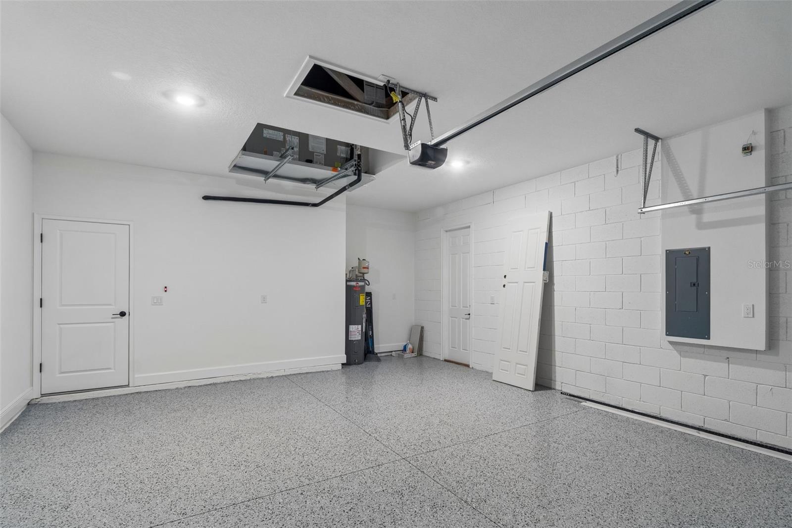 ROYAL HIGHLANDS - Residential