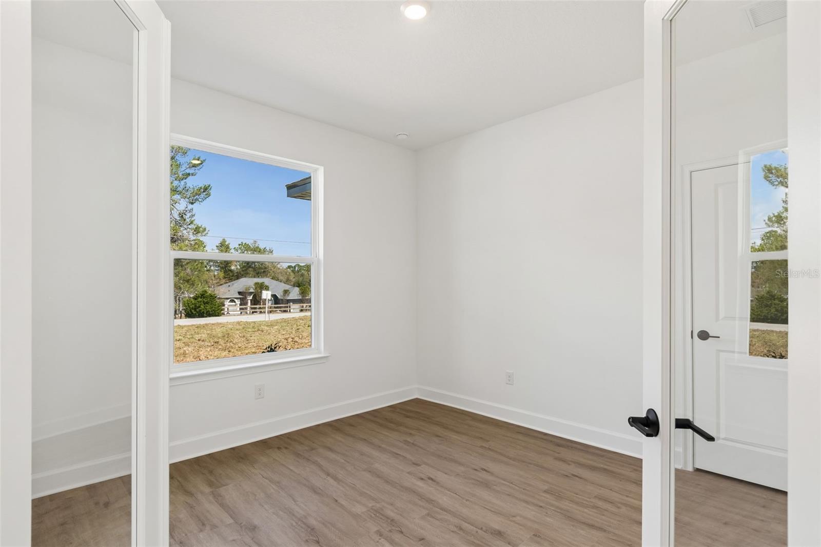 ROYAL HIGHLANDS - Residential