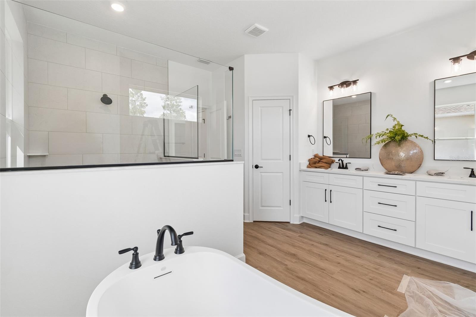 ROYAL HIGHLANDS - Residential