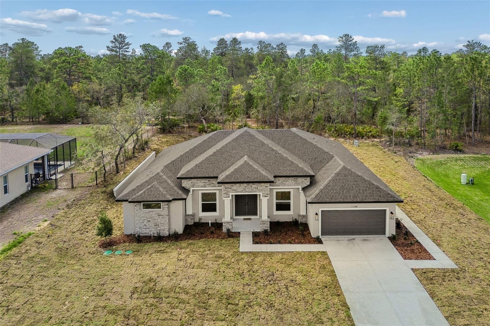 ROYAL HIGHLANDS - Residential