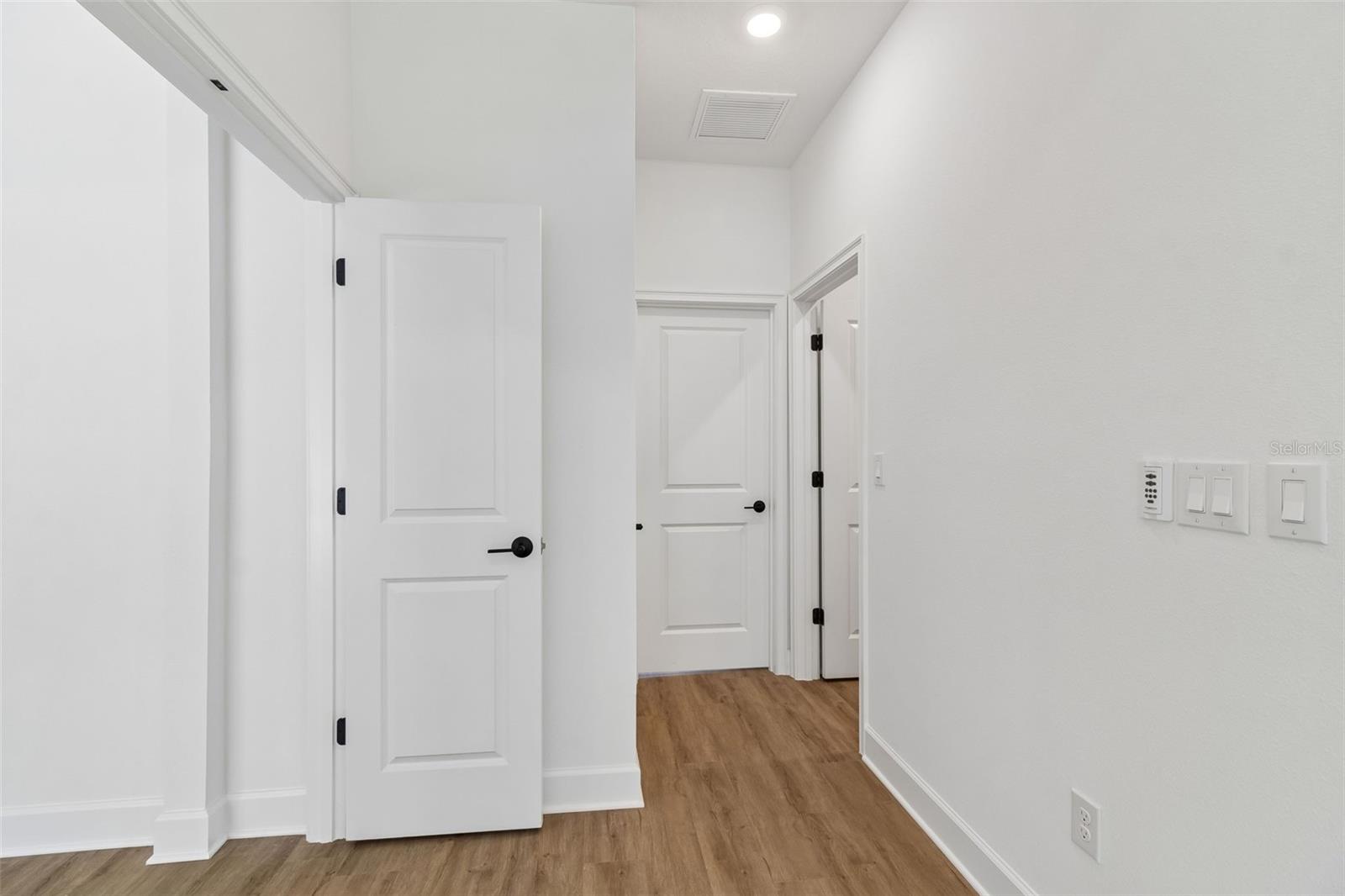 ROYAL HIGHLANDS - Residential