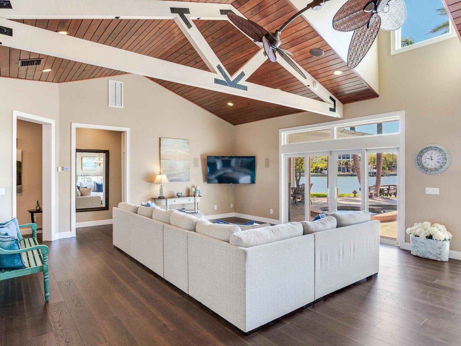 EAGLES NEST POINT - Residential