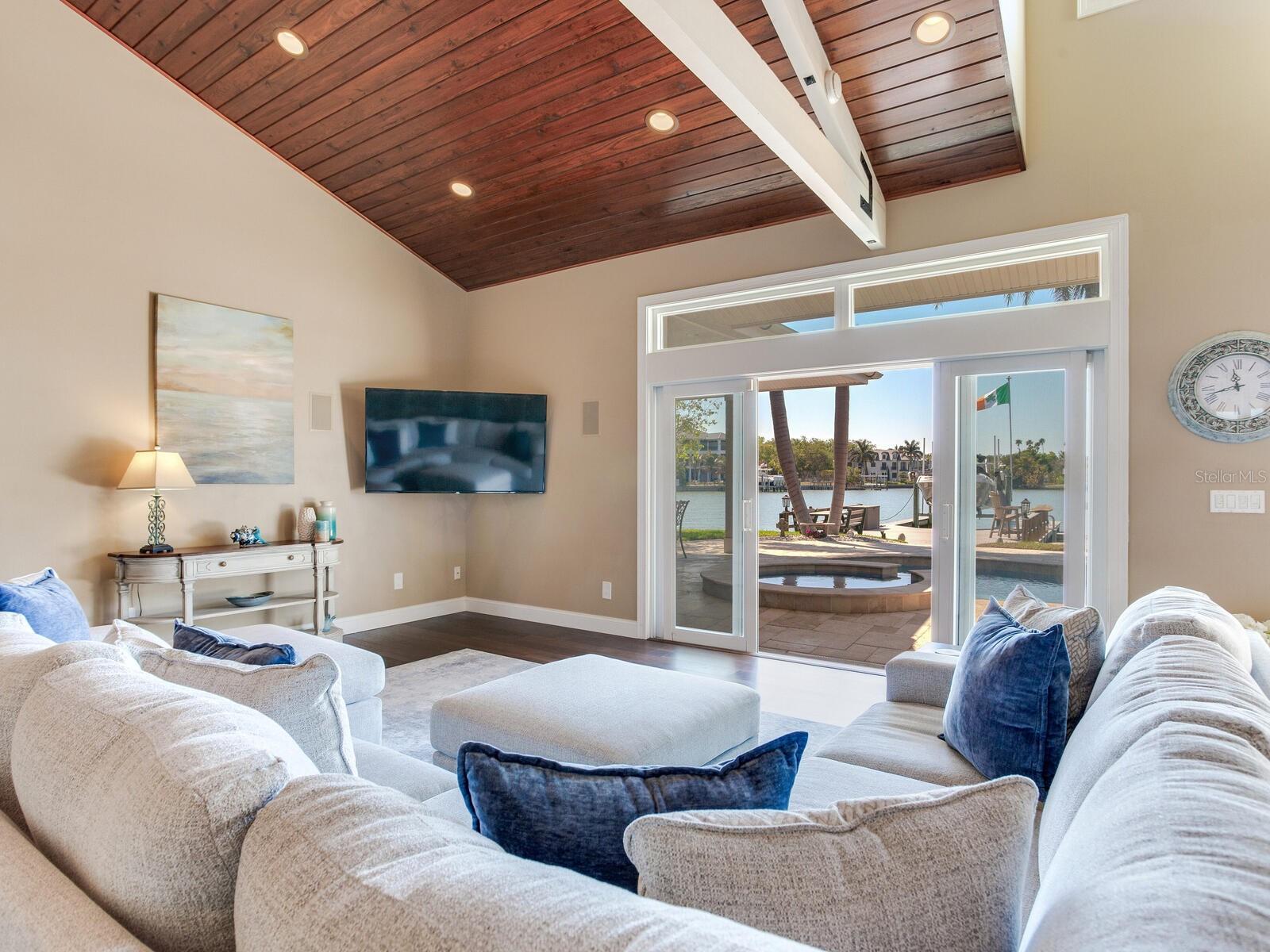 EAGLES NEST POINT - Residential