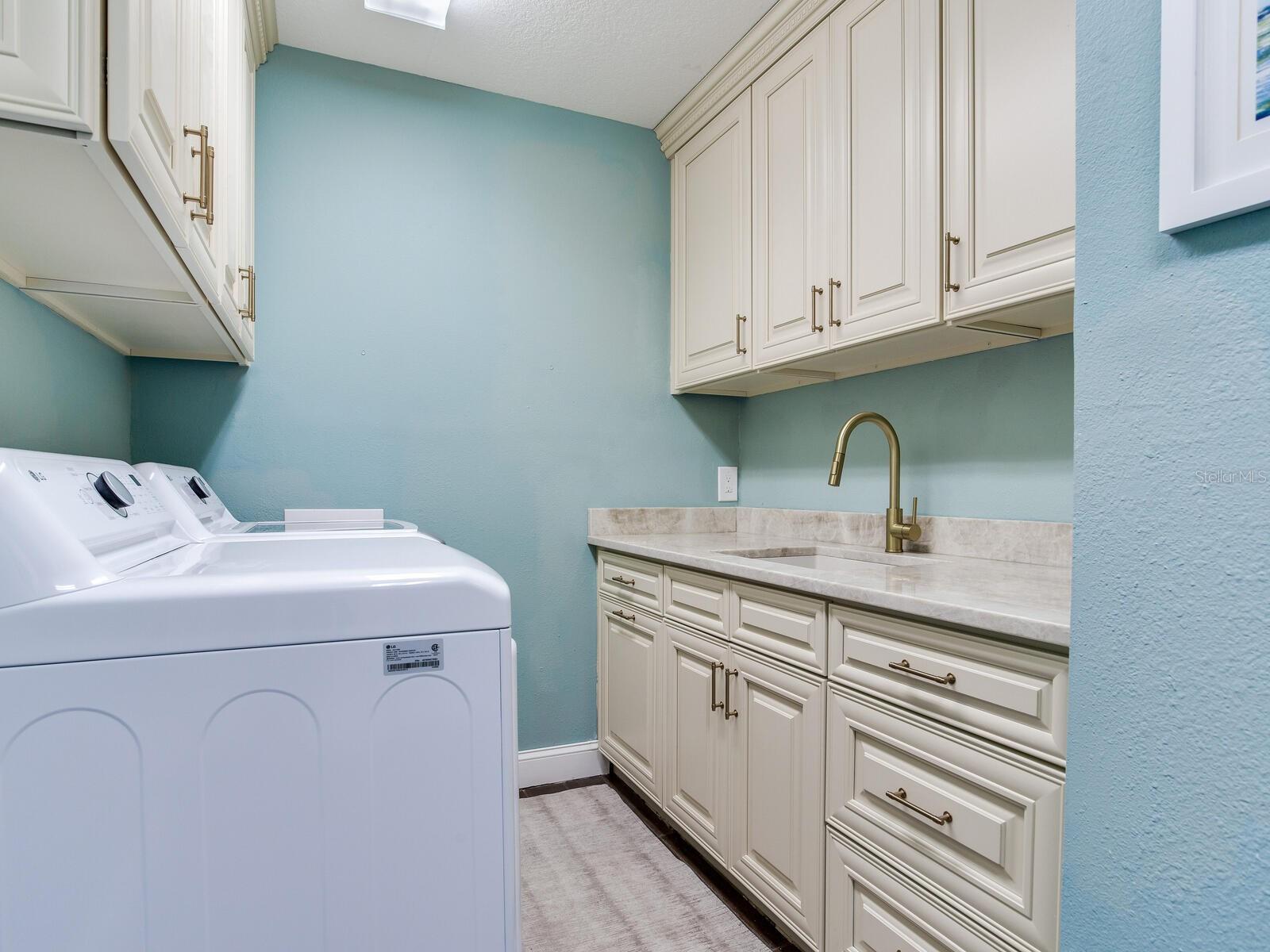 EAGLES NEST POINT - Residential