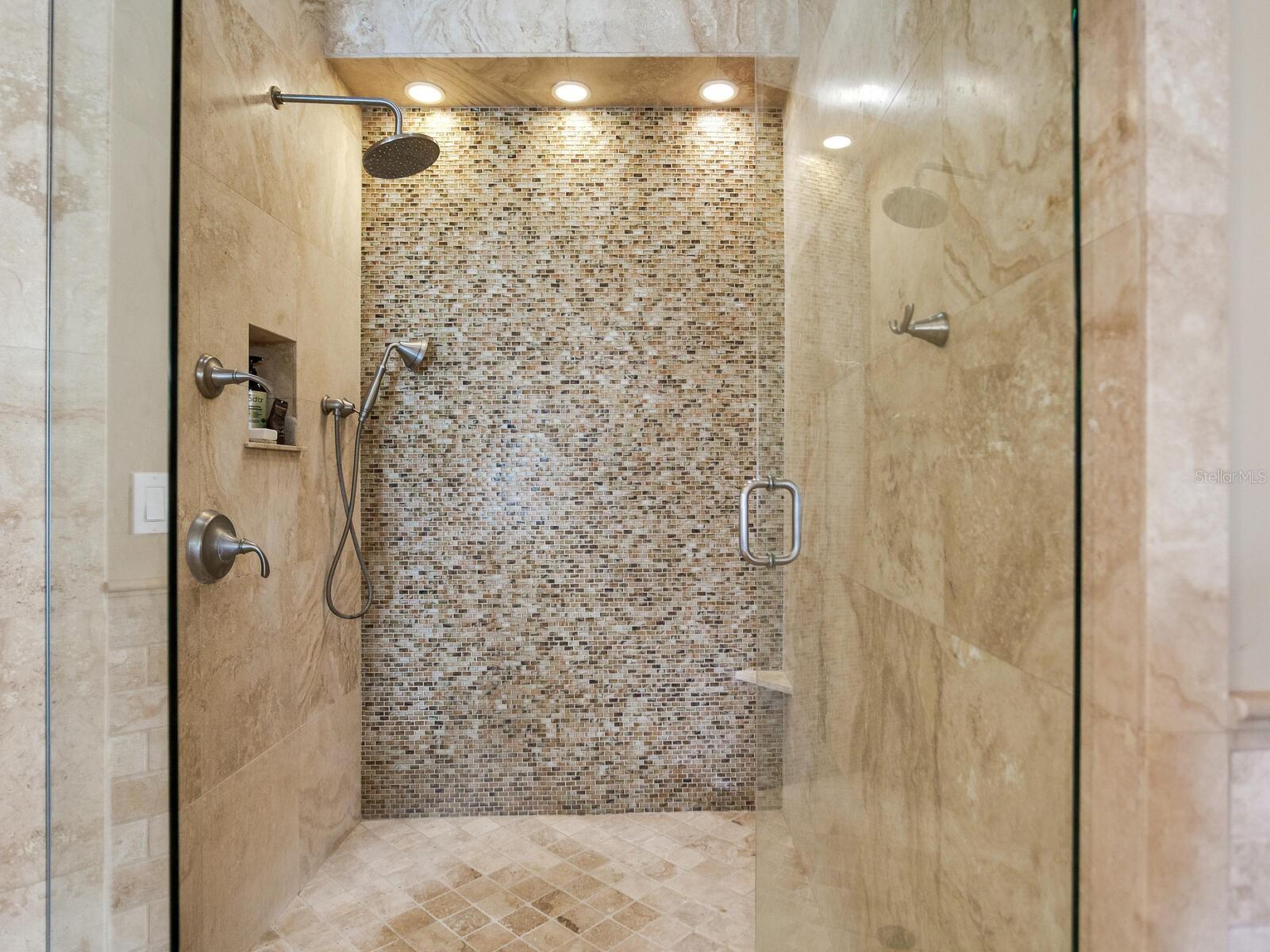 EAGLES NEST POINT - Residential