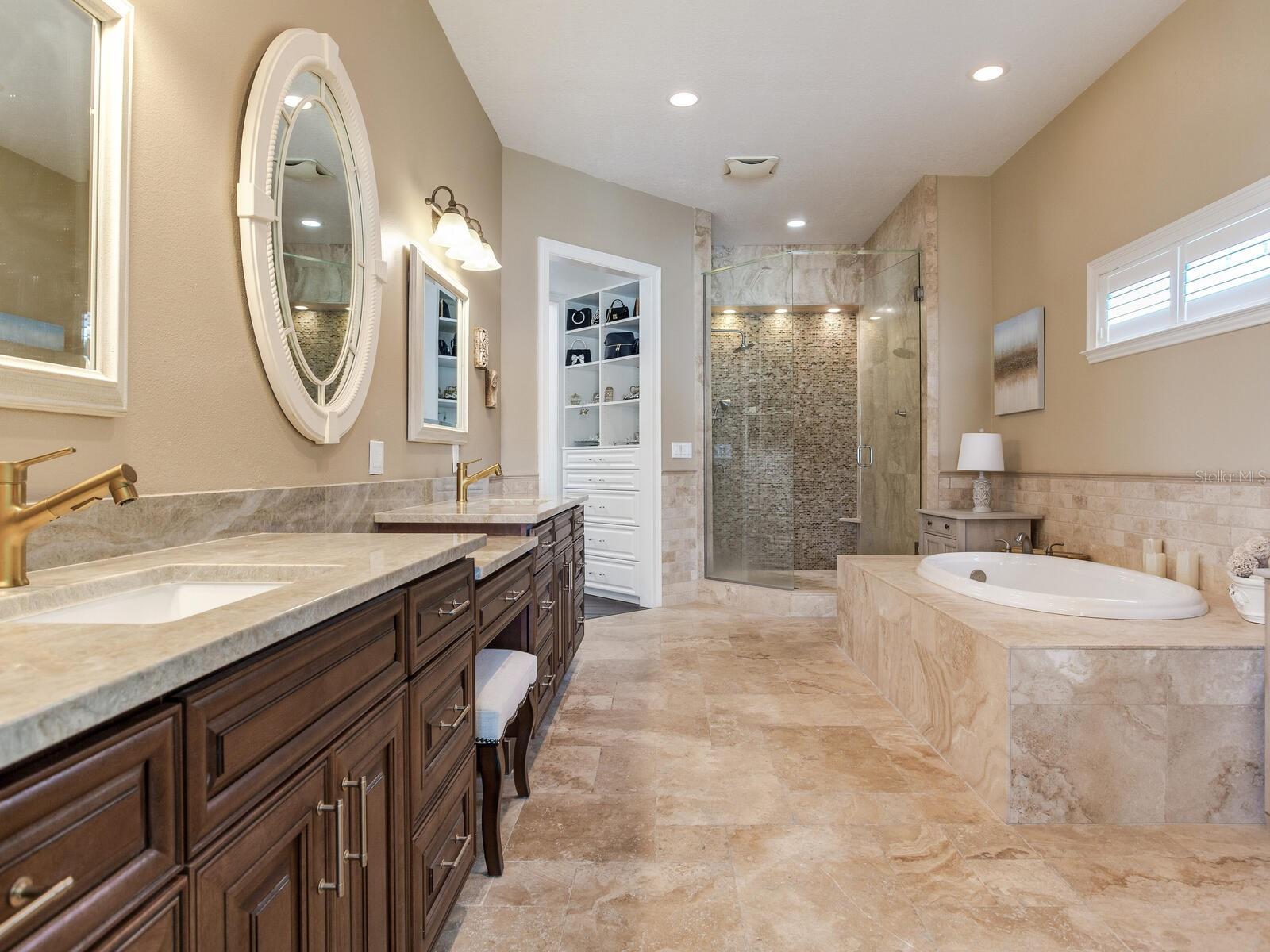 EAGLES NEST POINT - Residential