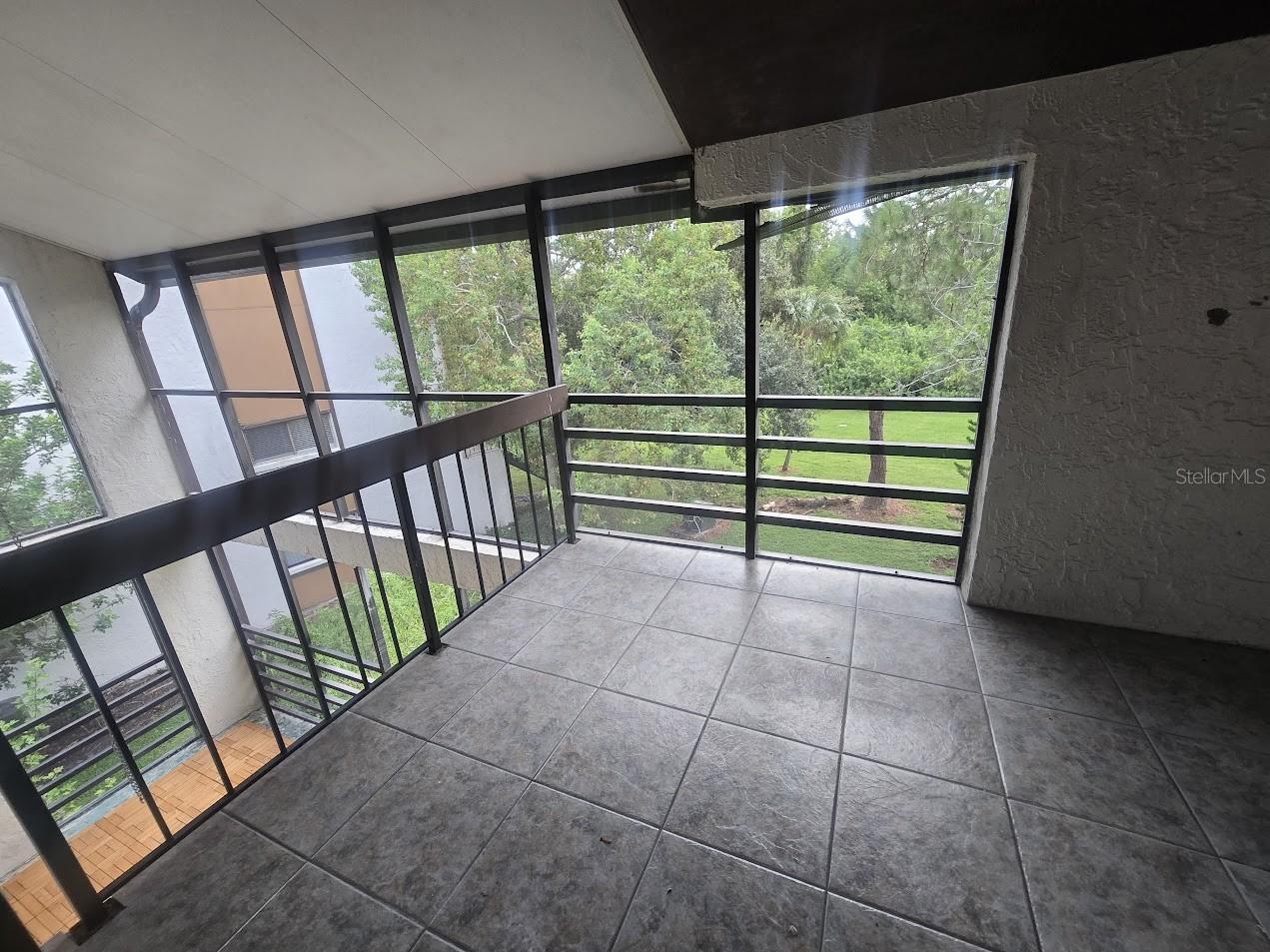 ALHAMBRA VILLAGE 01 - Residential