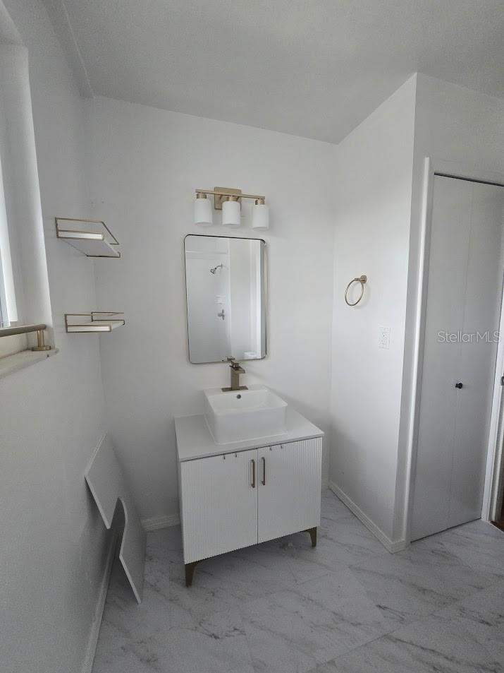 ALHAMBRA VILLAGE 01 - Residential