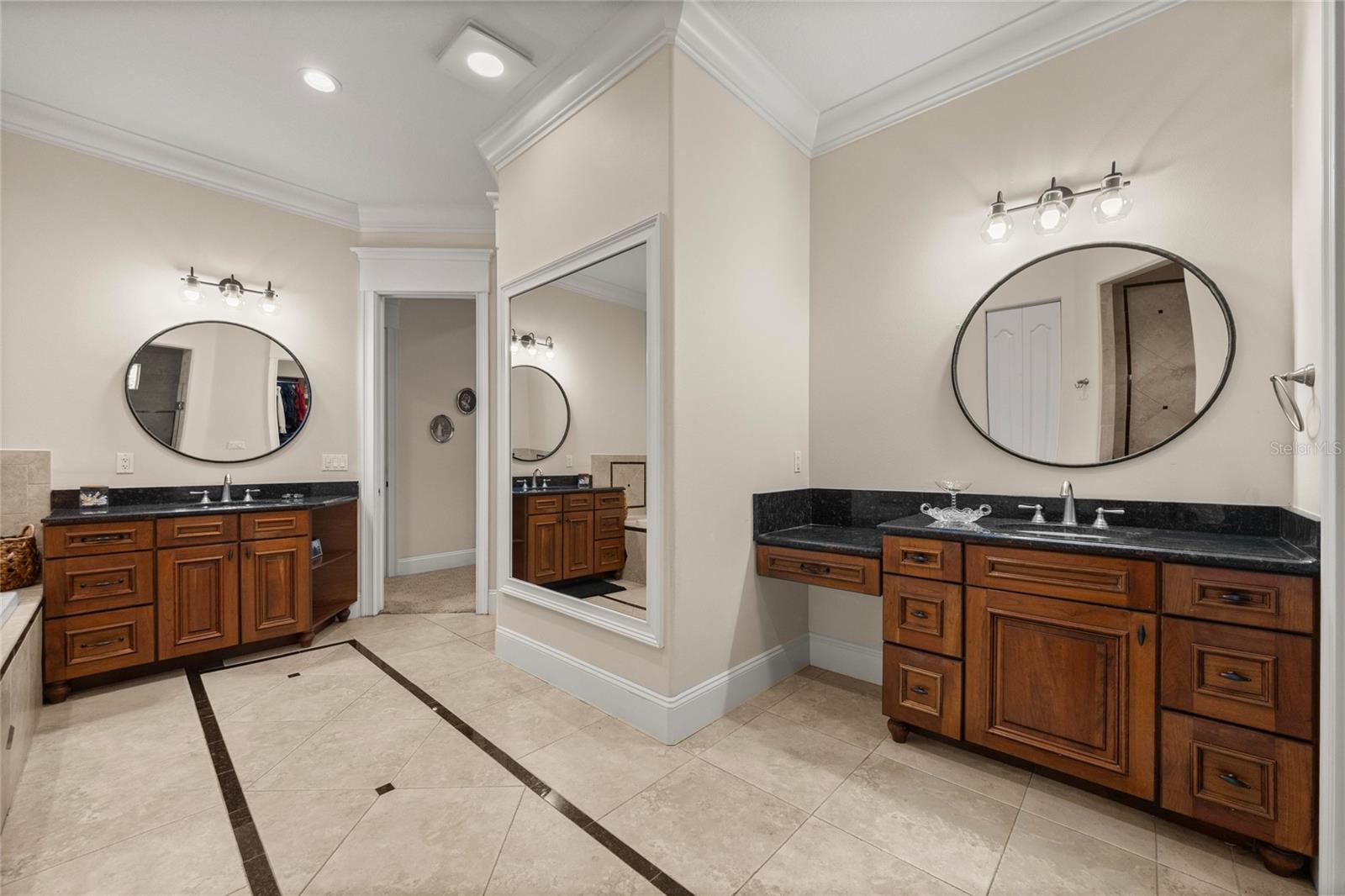 WHISPER CREST - Residential