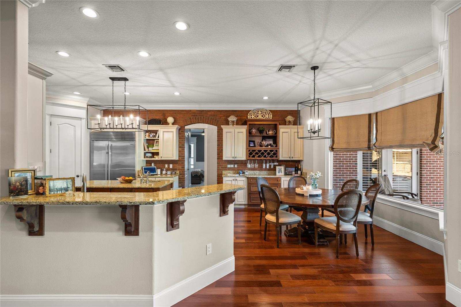 WHISPER CREST - Residential