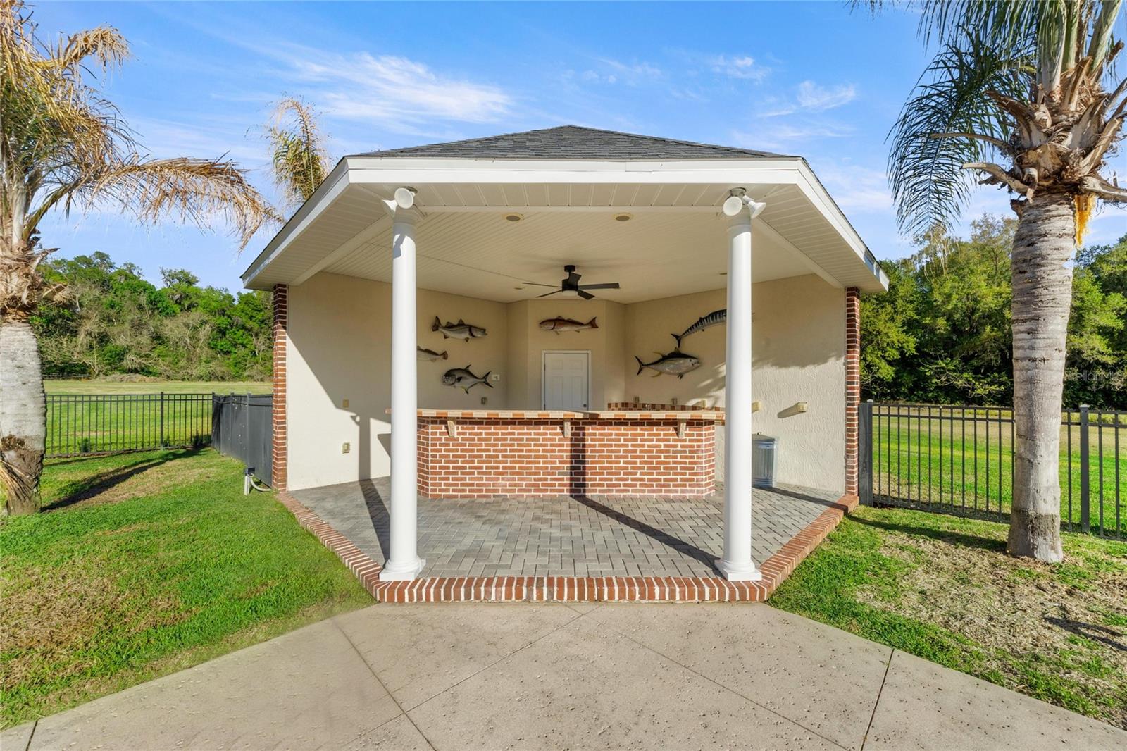 WHISPER CREST - Residential