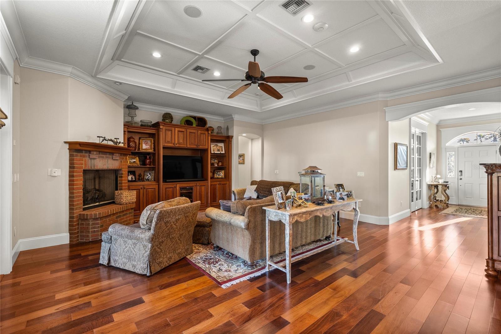 WHISPER CREST - Residential