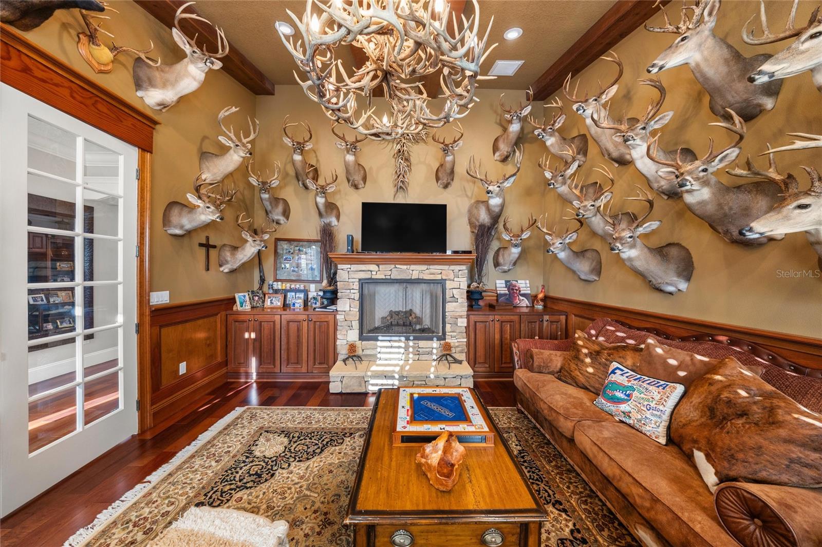 WHISPER CREST - Residential