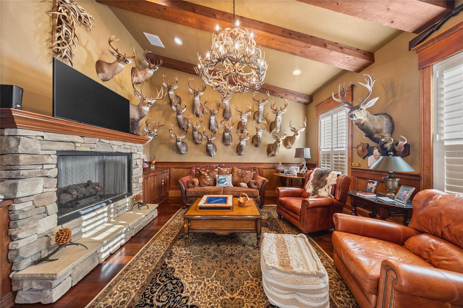 WHISPER CREST - Residential