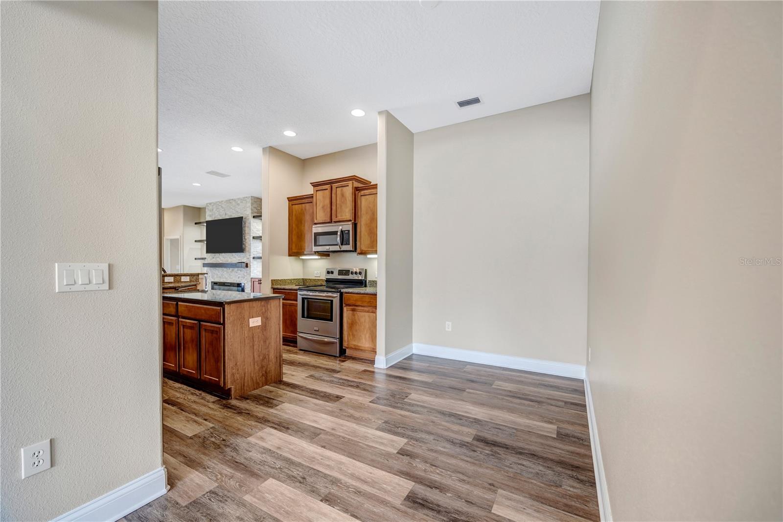 QUAIL WOODS PH 01 - Residential Lease