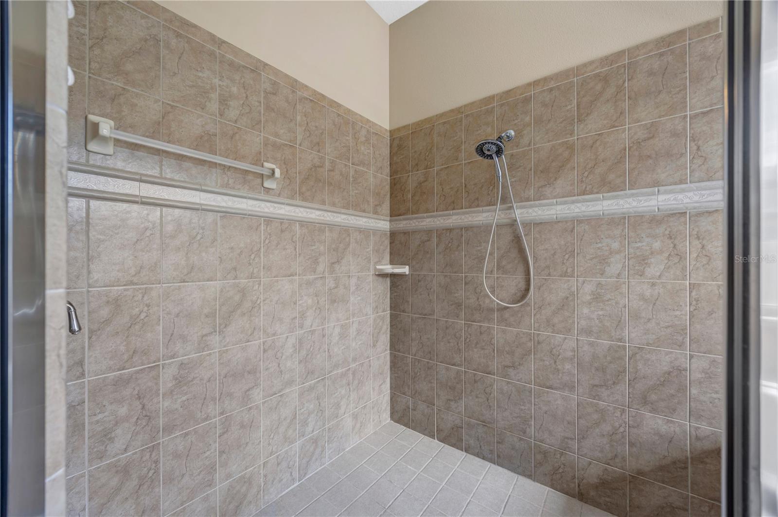 QUAIL WOODS PH 01 - Residential Lease