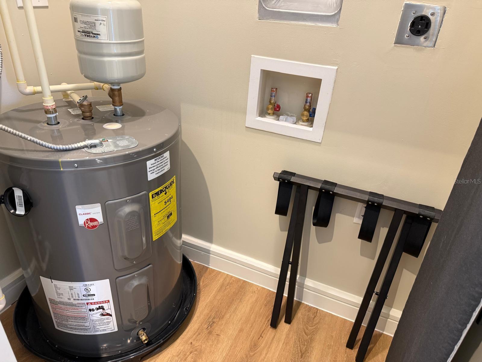 SUNSET WALK HOTEL CONDO PH 1 - Residential