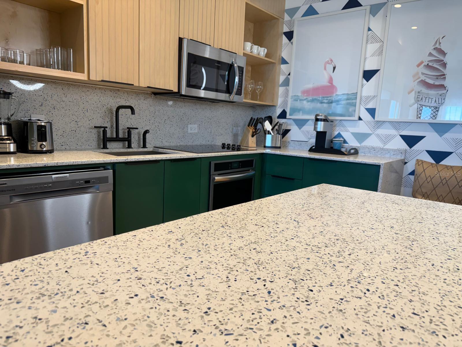 SUNSET WALK HOTEL CONDO PH 1 - Residential