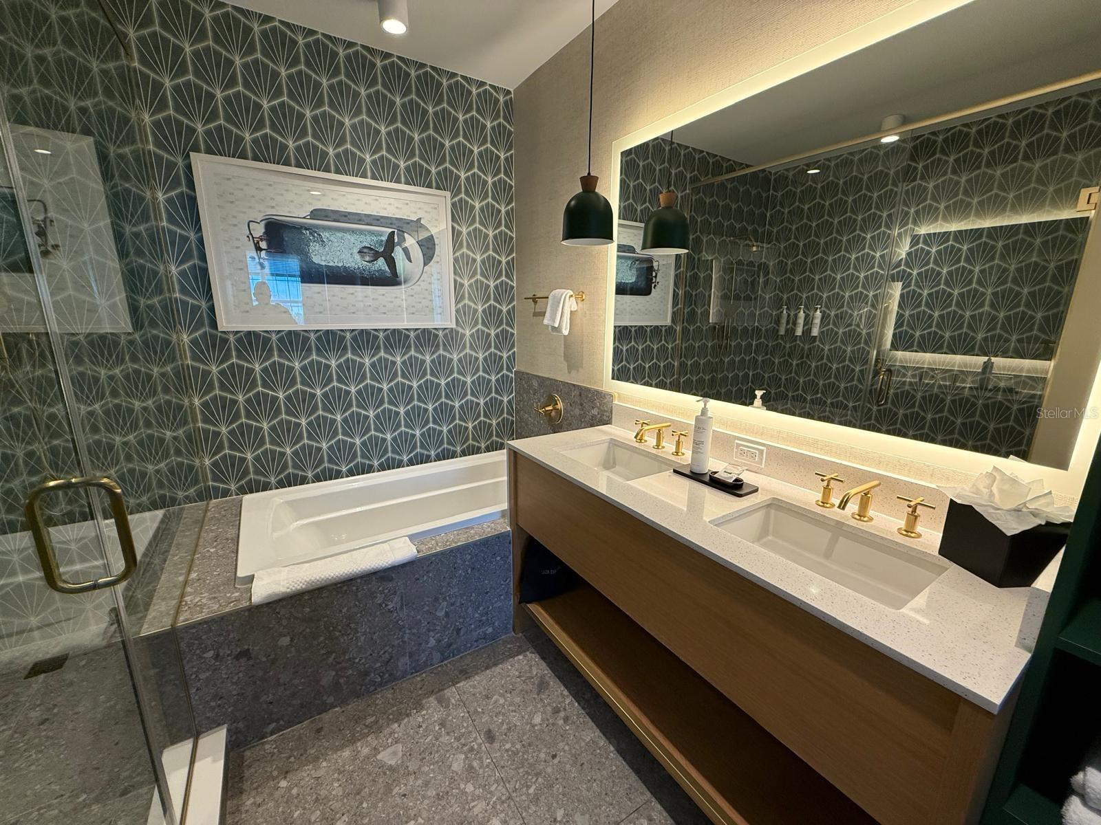 SUNSET WALK HOTEL CONDO PH 1 - Residential