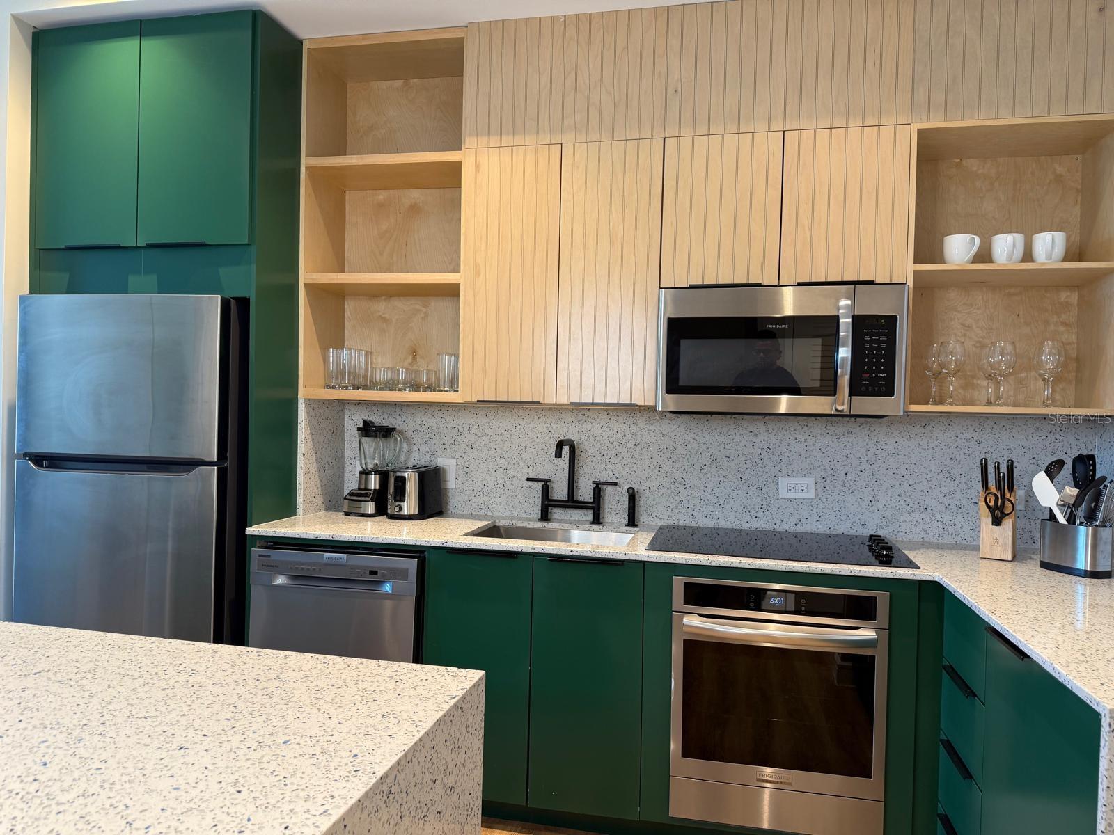 SUNSET WALK HOTEL CONDO PH 1 - Residential