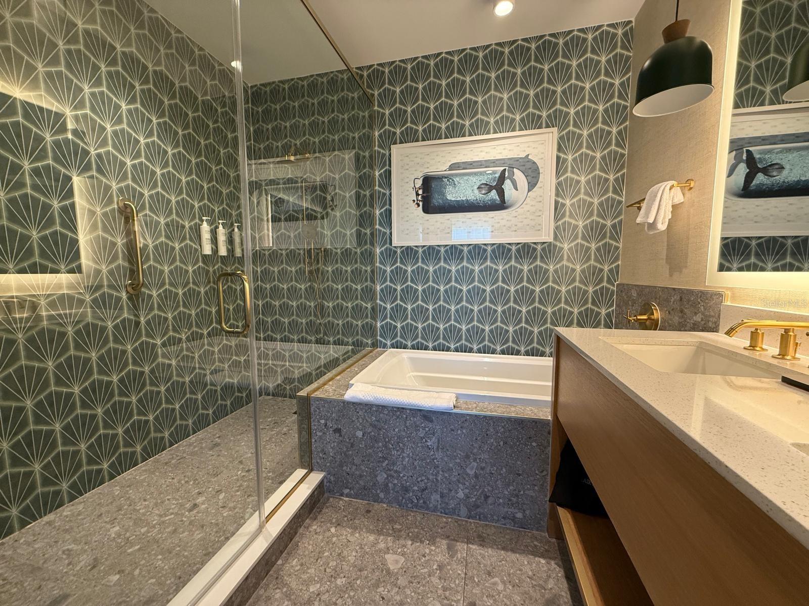 SUNSET WALK HOTEL CONDO PH 1 - Residential