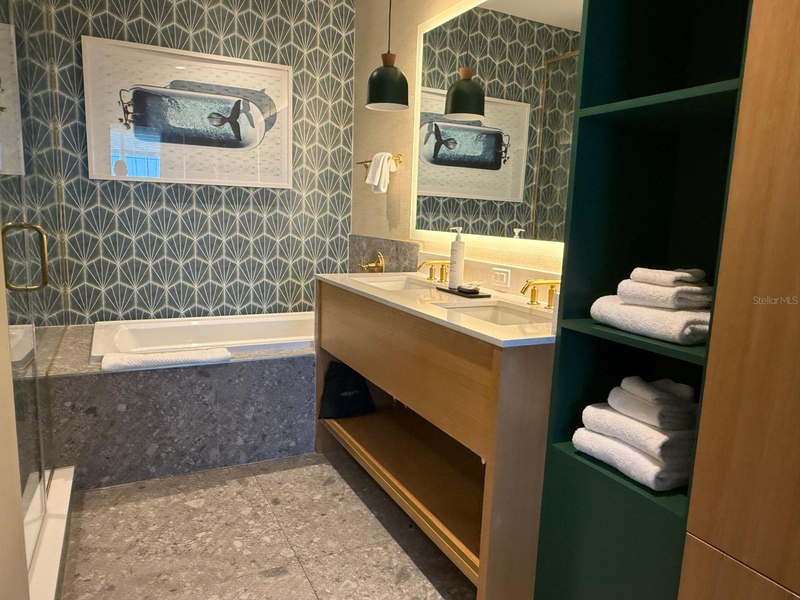 SUNSET WALK HOTEL CONDO PH 1 - Residential