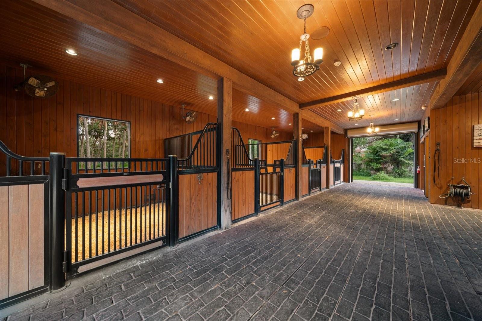 INDIAN ROCKS - Residential