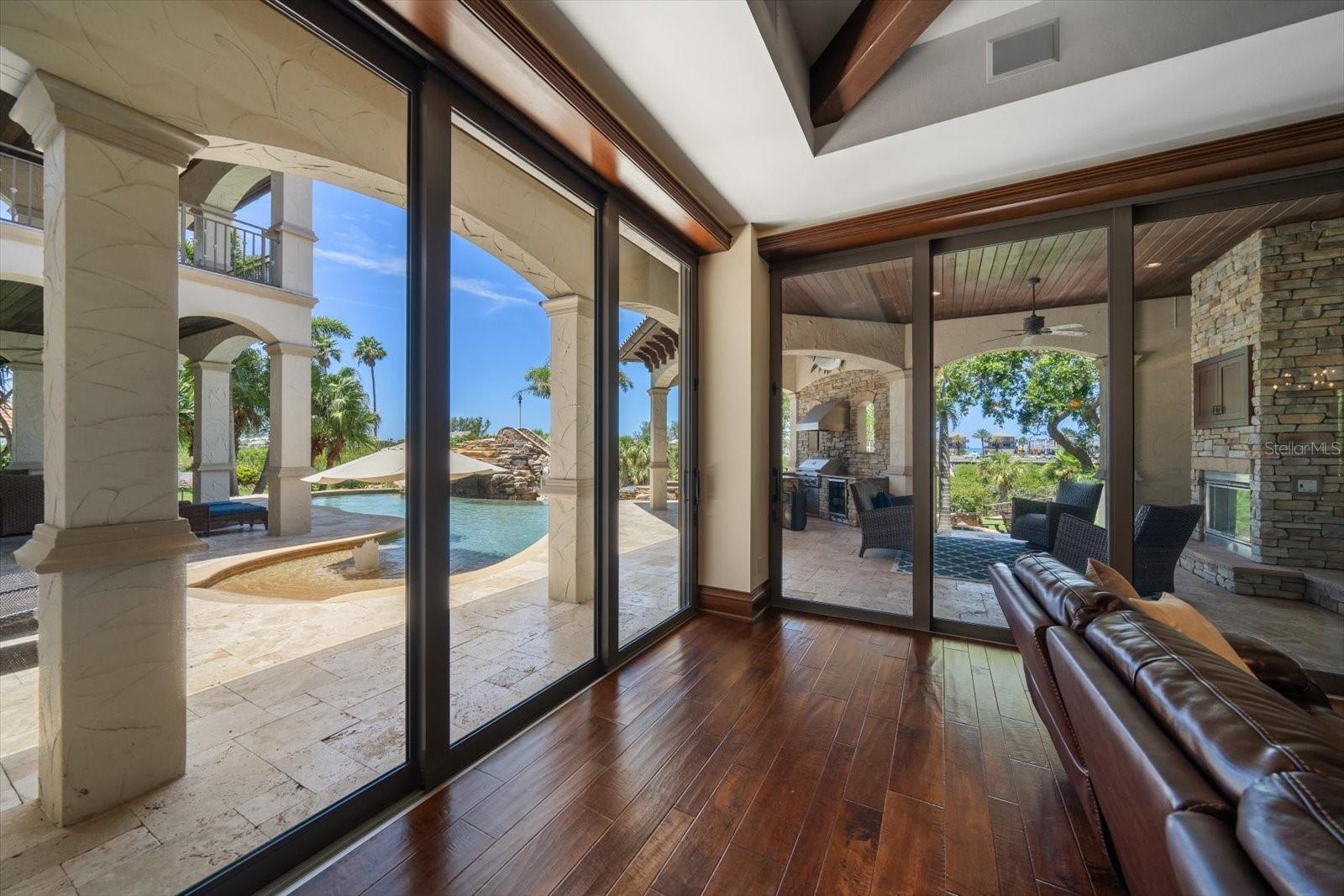INDIAN ROCKS - Residential