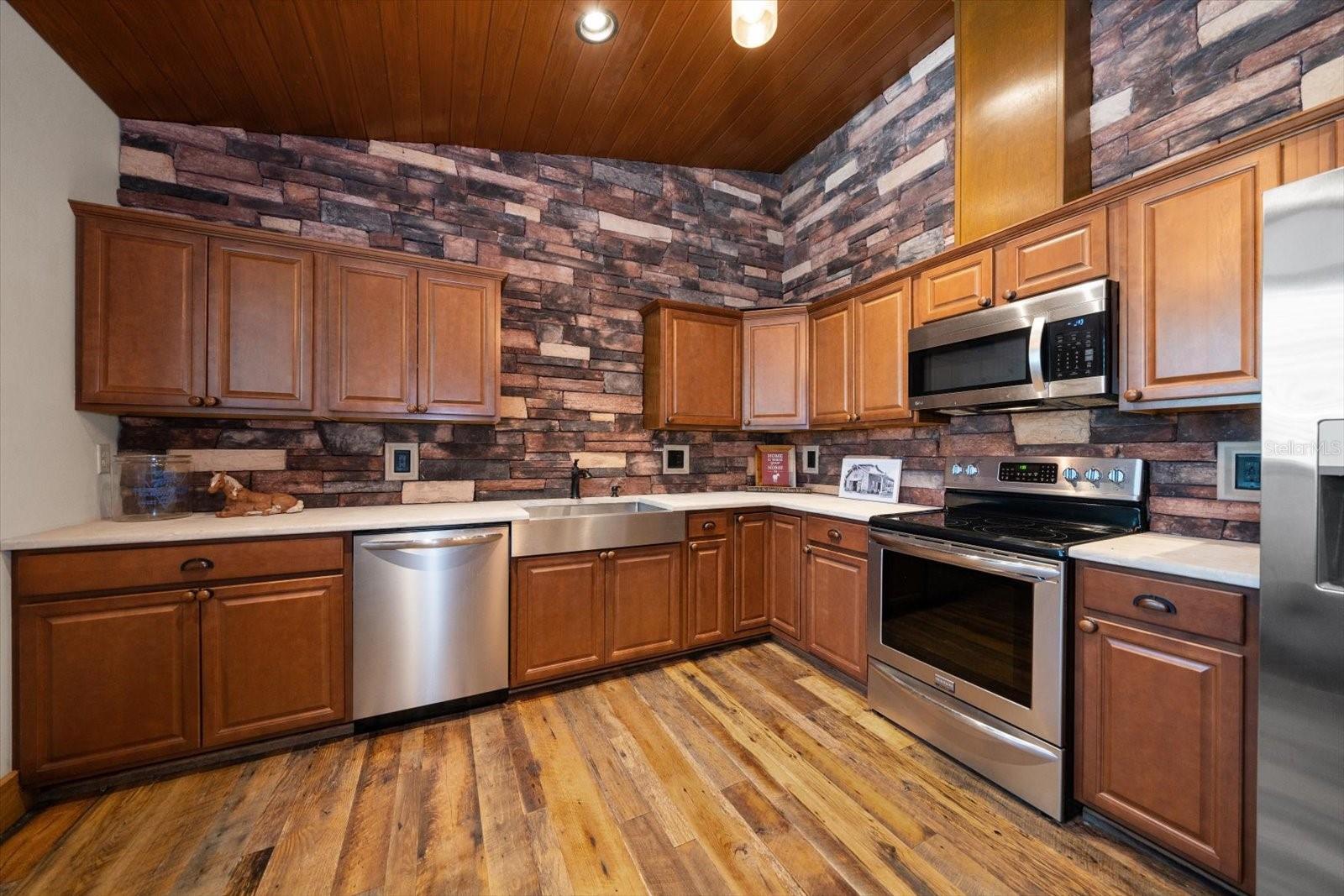 INDIAN ROCKS - Residential