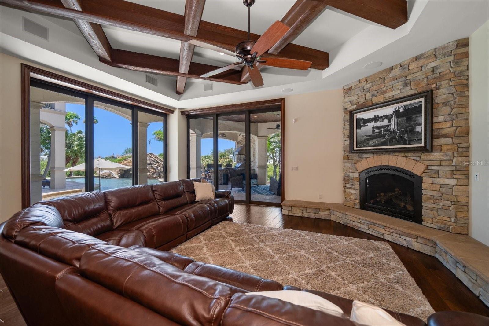 INDIAN ROCKS - Residential