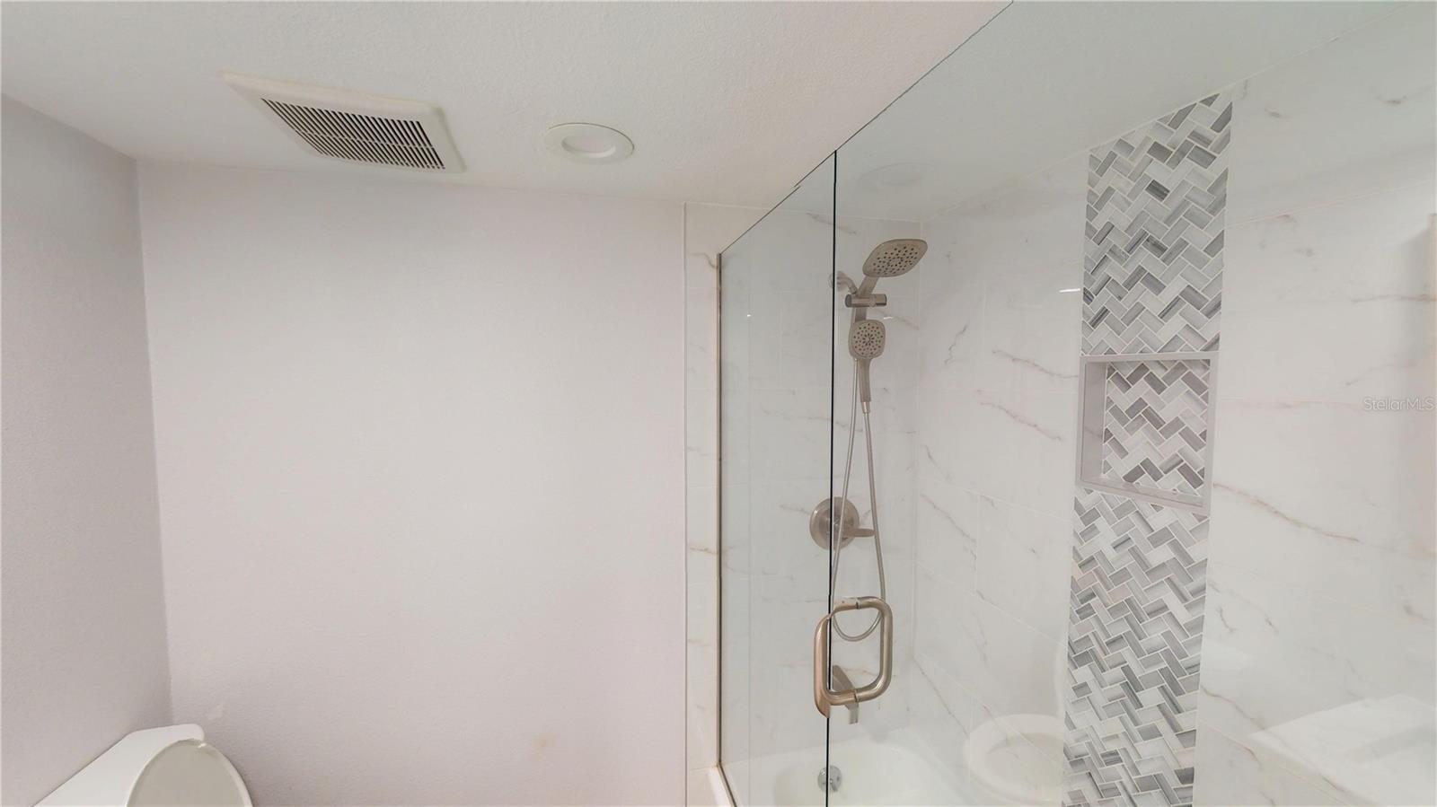 TURTLE BAY - Residential Lease